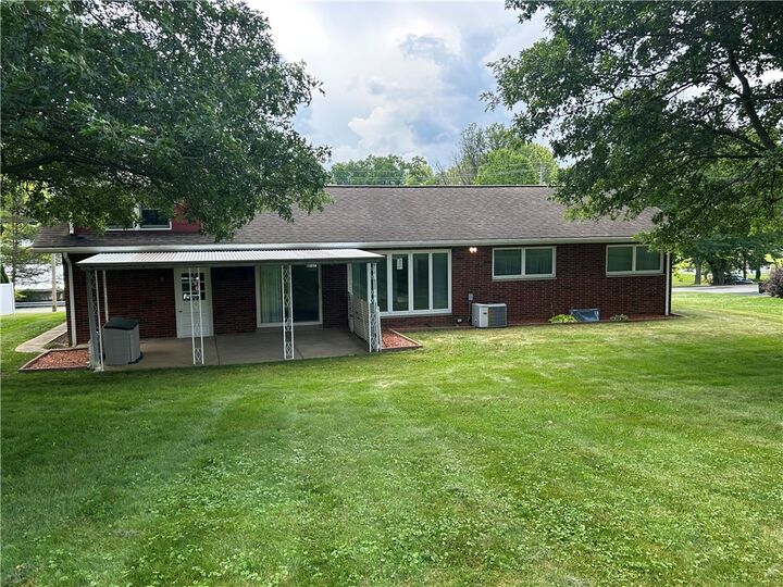 Property Photo: 139 Oglevee Ln PA 15425