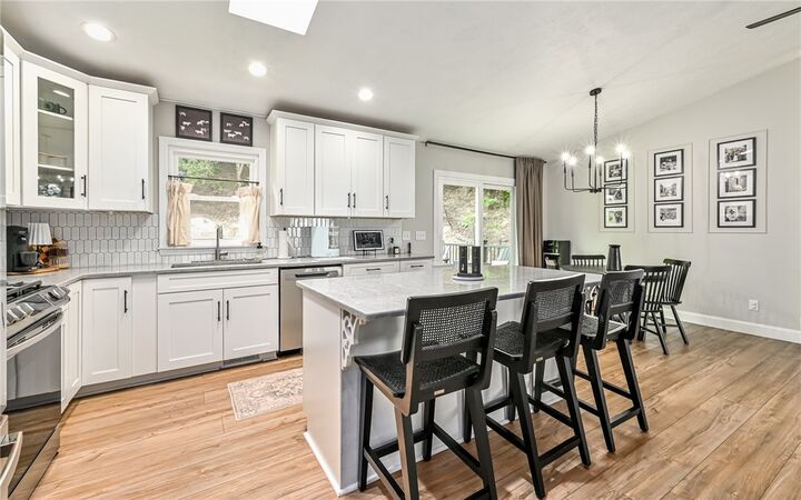 Property Photo: 158 Dwellington Dr PA 16059