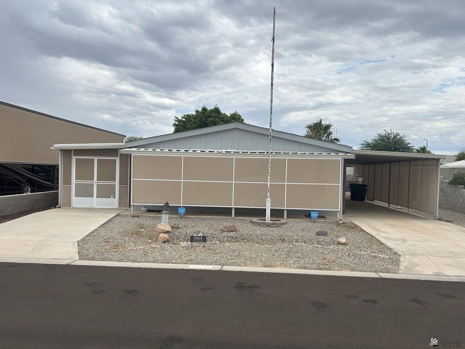 Property Photo: 5064 E 33 Ln AZ 85365