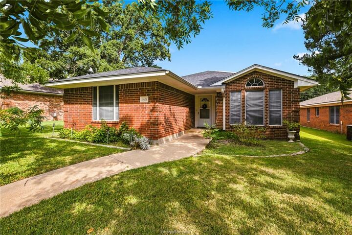 Property Photo:  1821 Gettysburg Lane  TX 77802 