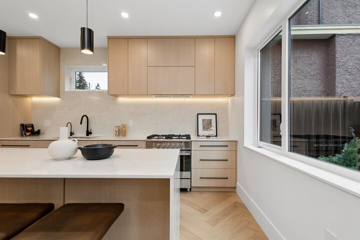 Property Photo: 3639 E 46th Avenue 1 BC V5S 1B7