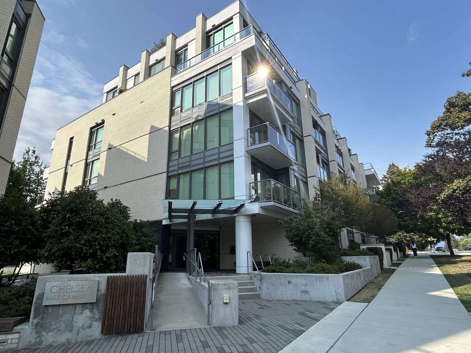 Property Photo: 4685 Cambie Street 203 BC V5Z 0J7