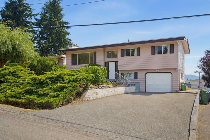 Property Photo: 32659 Willingdon Crescent BC V2T 1S1
