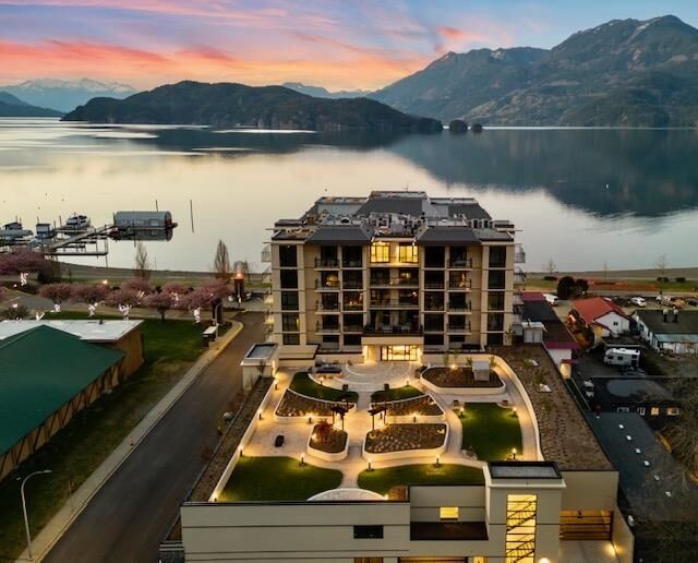 Property Photo: 120 Esplanade Avenue 203 BC V0M 1K0