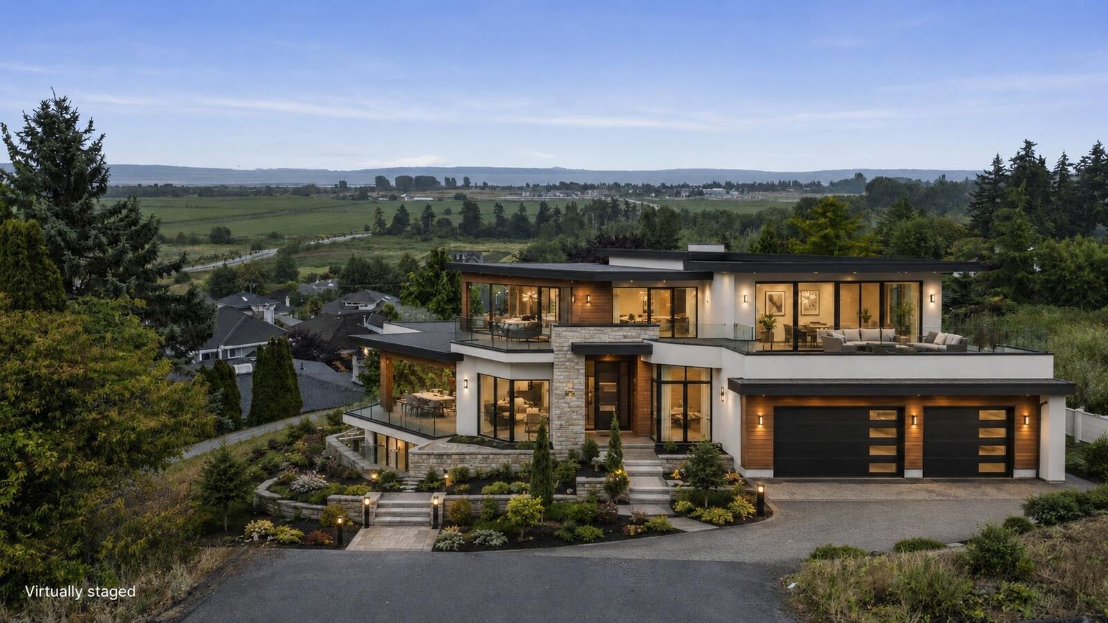 Property Photo: 276 55 Street BC V4M 3J5
