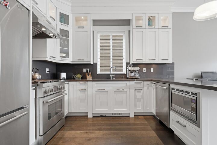 Property Photo: 14713 32 Avenue BC V4P 1Z8
