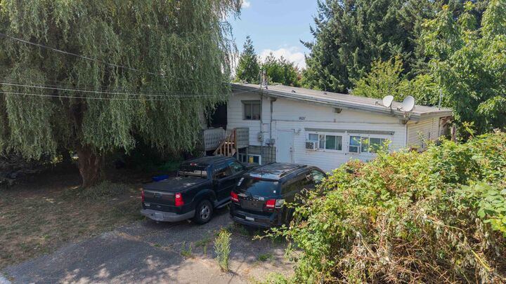 9521 Robson Street — photo 1