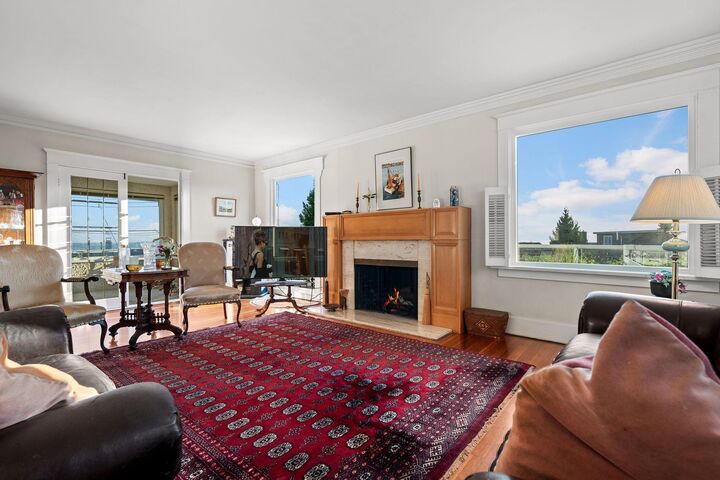 Property Photo: 401 Somerset Street BC V7N 1G2