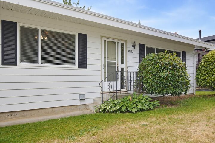 Property Photo: 33122 Edgewood Avenue BC V2S 8B4