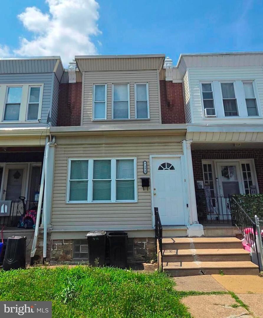 Property Photo:  