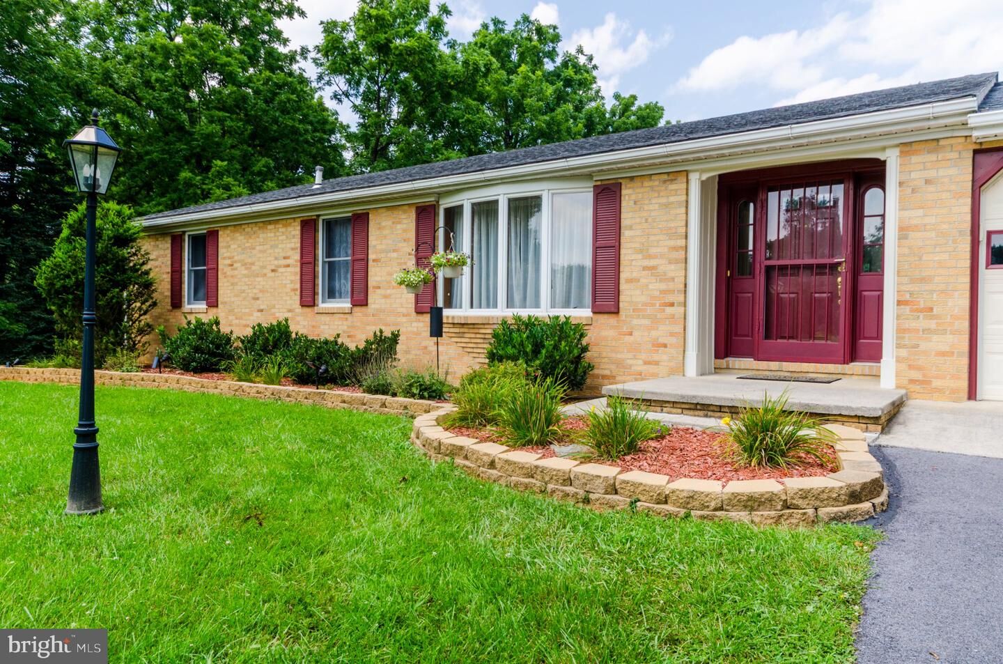 Property Photo:  887 Woodbury Drive  WV 25430 