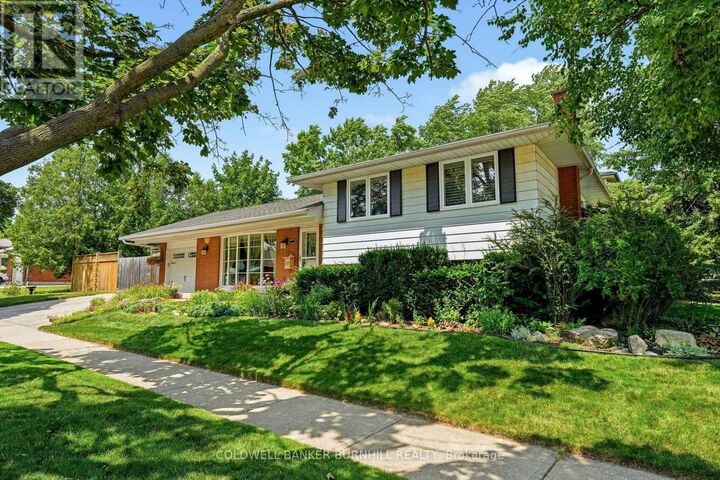 Property Photo:  569 Parkside Crescent  ON L7L 4H2 