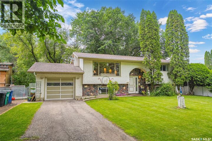 Property Photo: 1205 Haida Avenue SK S7M 4N2
