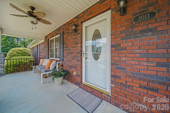 Property Photo: 2013 Silvertip Court NC 28012