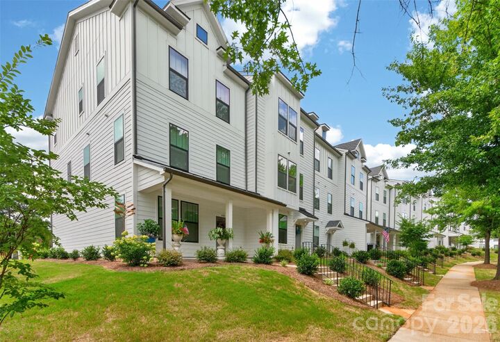 Property Photo: 606 District Court SC 29708