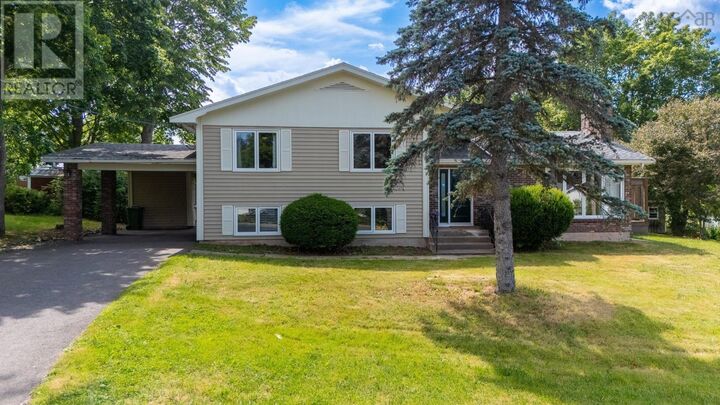 Property Photo: 20 Grandview Drive NS B4P 1W4