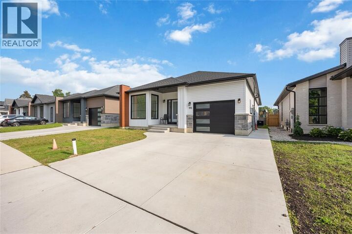 Property Photo: 195 Essex Street Lower ON N7S 0C2