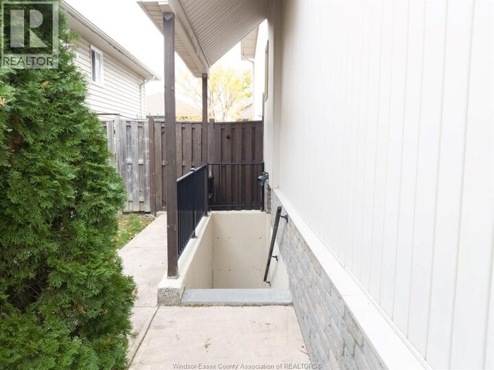 Property Photo:  4694 Helsinki Crescent  ON N9G 3G2 