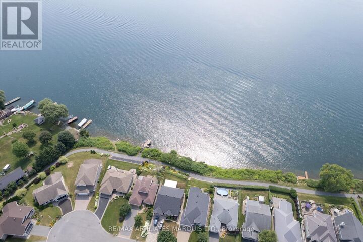 Property Photo: 1172 Kirkman Court ON K6H 5E2