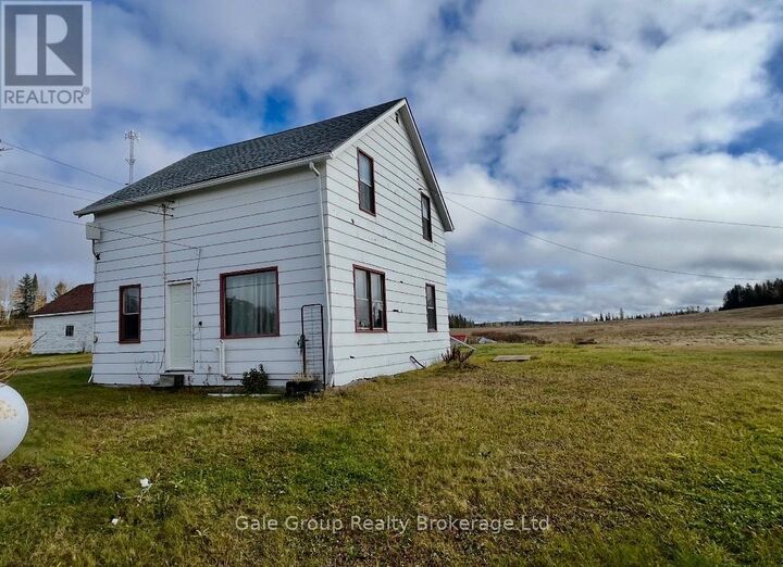 2541 Highway 105 Highway — photo 1