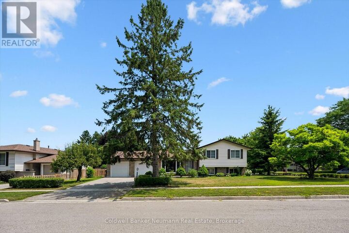 Property Photo: 3 Meadow Crescent ON N1H 6V1