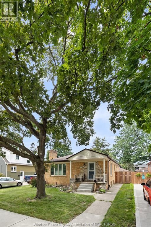 Property Photo: 287 Isabelle Place ON N8S 3A7