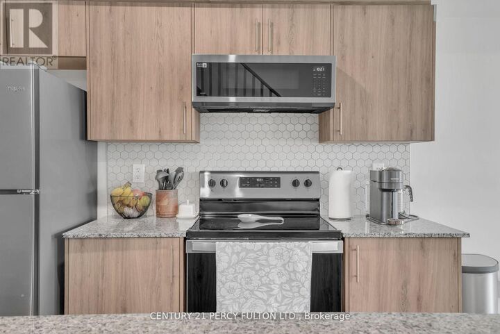 Property Photo: 89 Fairlane Avenue ON L9L 0M9