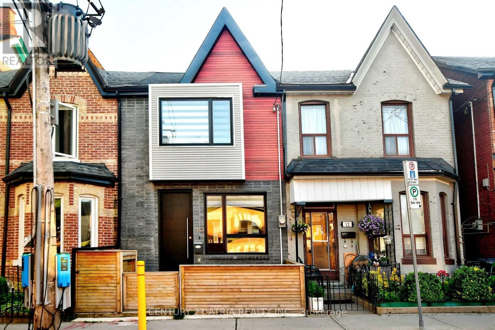 Property Photo: 10 Palmerston Avenue ON M6J 2H7