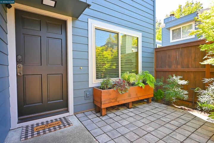 Property Photo:  1290 Honey Trail  CA 94597 