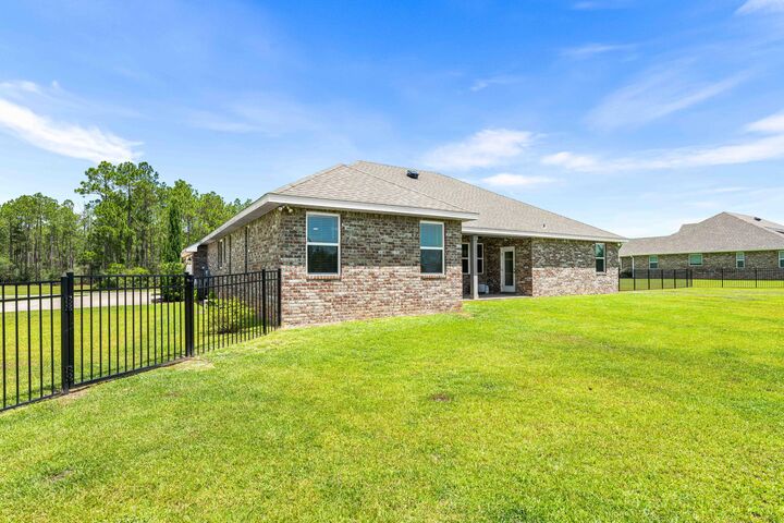 Property Photo: 909 Brushed Dunes Circle FL 32439