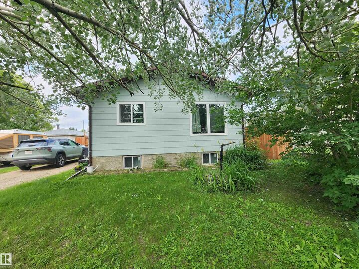 4806 52 Avenue — photo 1