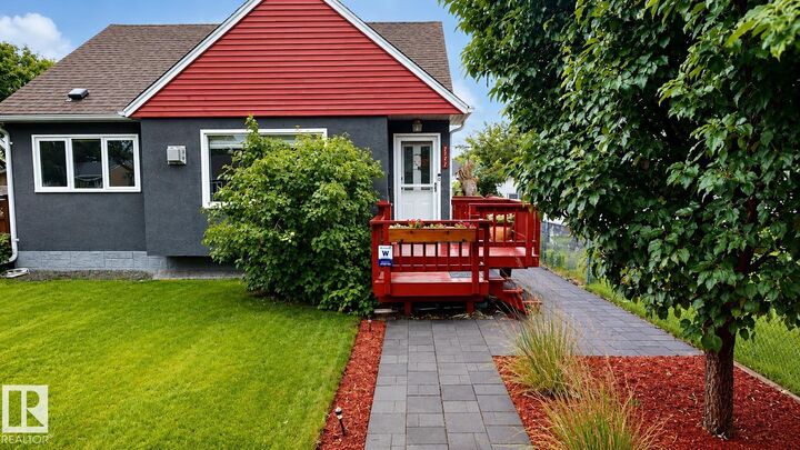 Property Photo: 7727 77 Avenue NW AB T6C 0K6
