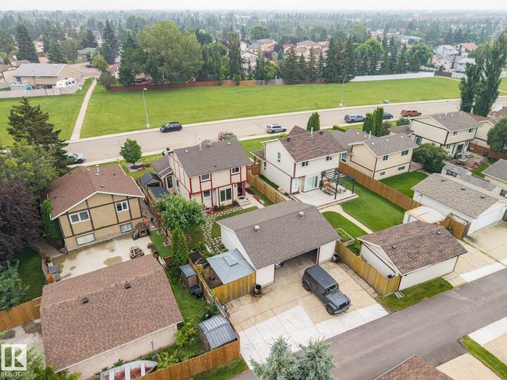 Property Photo:  441 Woodvale Road NW  AB T6L 1W4 