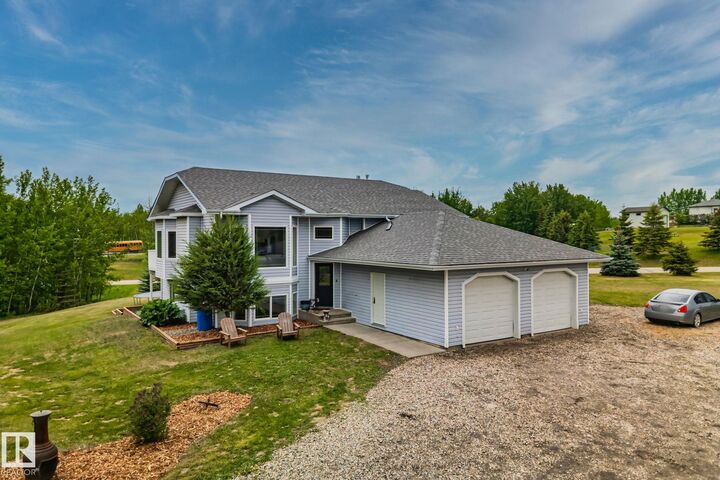 Property Photo: 53122 Rge Road 14 AB T7Z 1T3