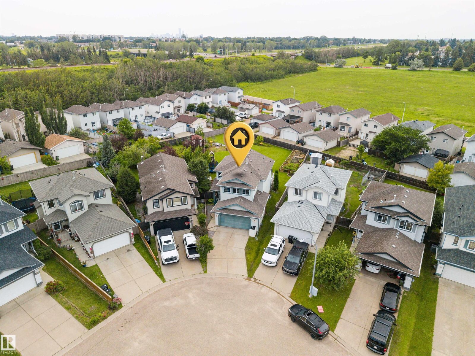 Property Photo: 214 Hyndman Crescent NW AB T5A 5H9