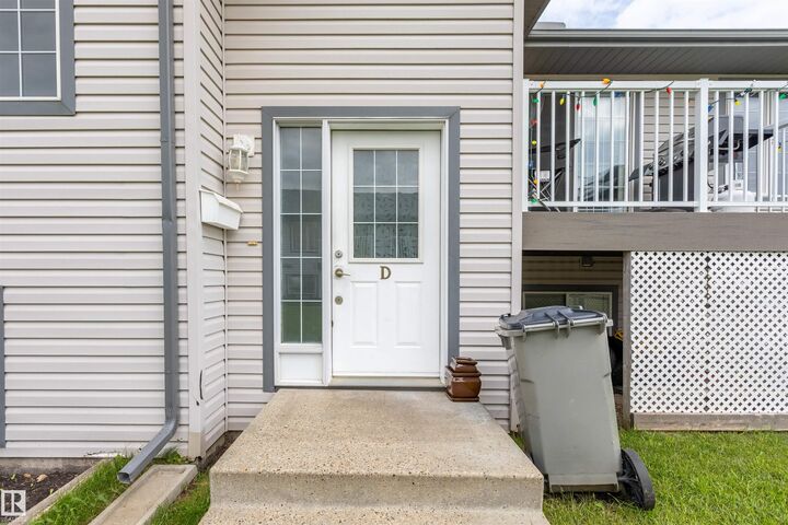 Property Photo: 10102 103 Street D AB T8R 1T4
