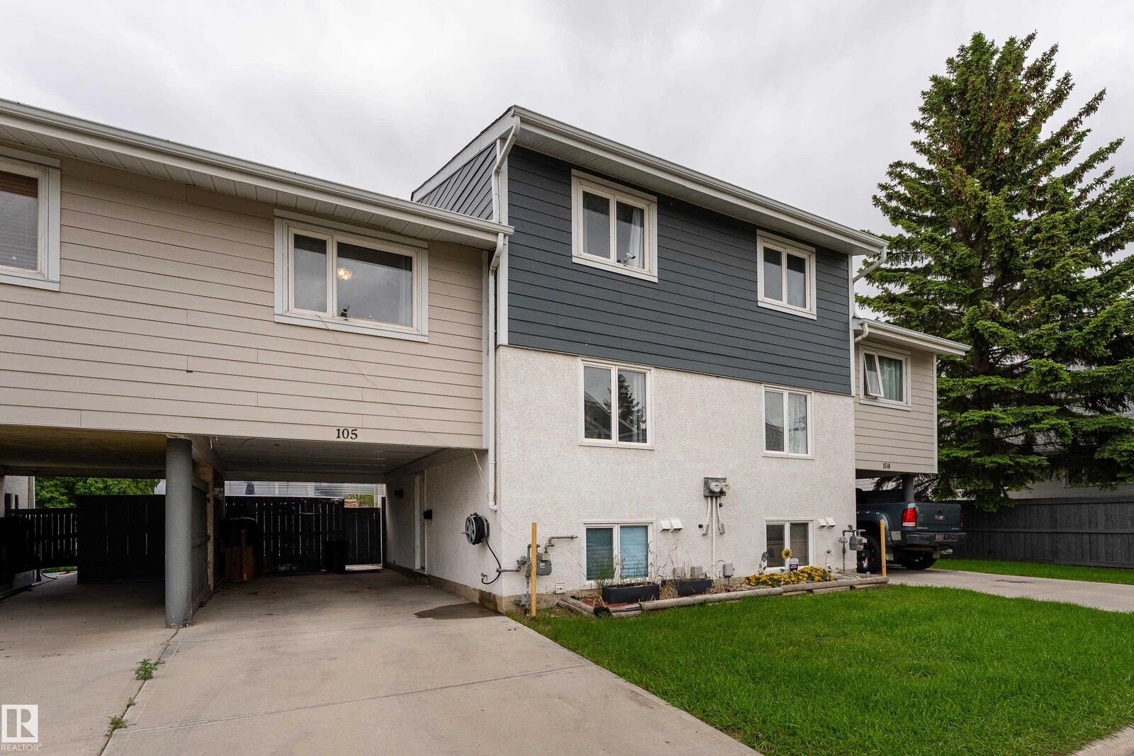 Property Photo: 105 Callingwood Two NW AB T5T 1A3