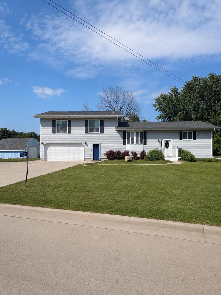 Property Photo:  2381 Oak  IA 50501 