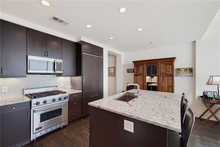 Property Photo: 3630 Peachtree Road NE 2606 GA 30326