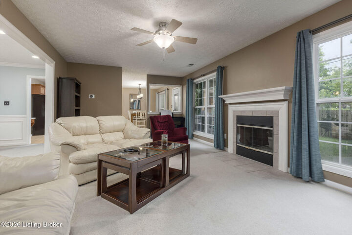 Property Photo: 4207 Brownsboro Glen Rd KY 40241