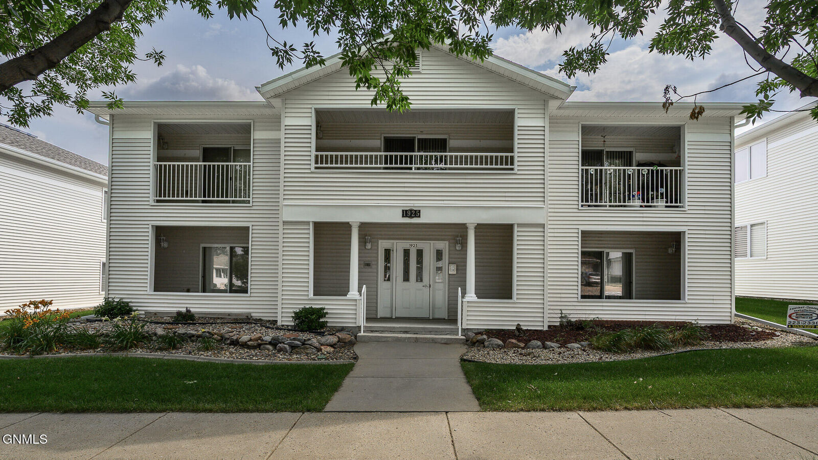 Property Photo:  1925 15th Street 2  ND 58501 