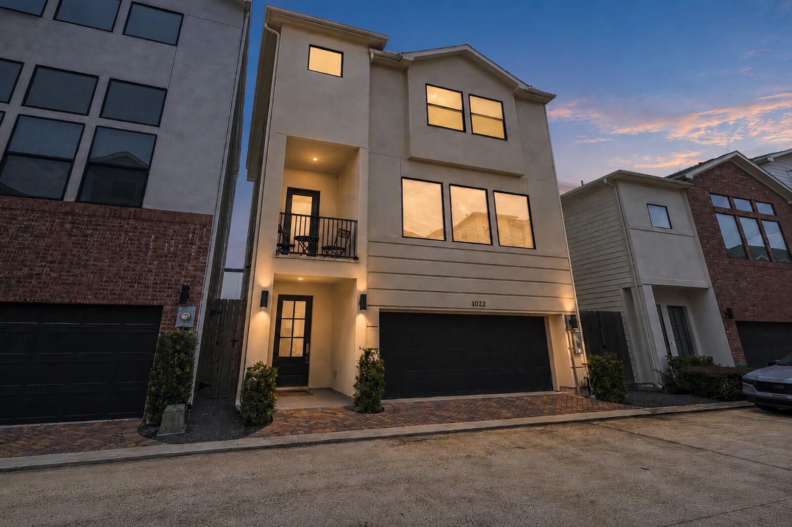 Property Photo:  1022 Green Kensington Drive  TX 77008 