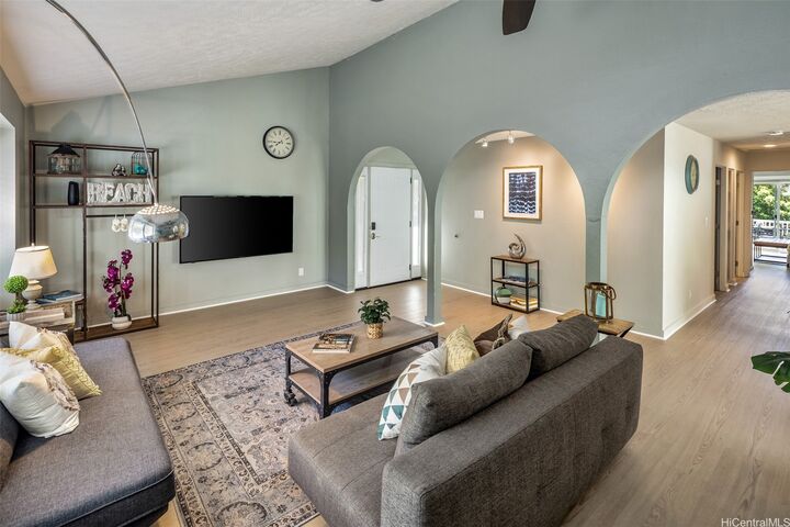 Property Photo: 1160 Lunalilo Home Road HI 96825
