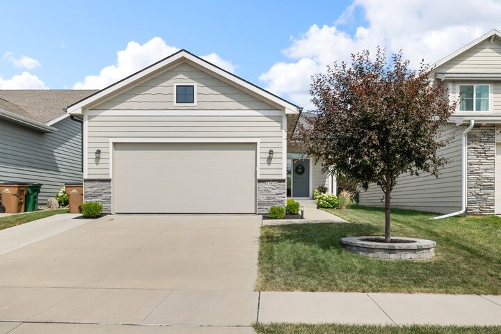 Property Photo:  1909 NE Heritage Drive  IA 50111 