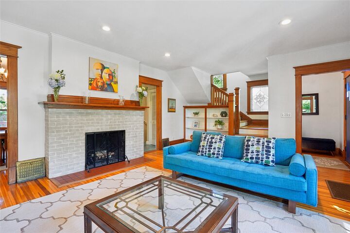 Property Photo:  120 Glenview Drive  IA 50312 