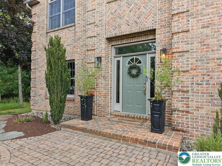 Property Photo: 831 Colonna Lane PA 18064