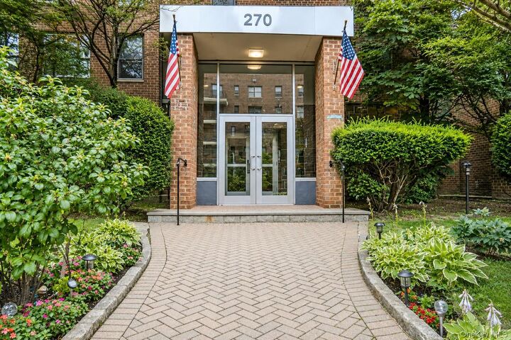 Property Photo: 270 North Broadway 4A NY 10701