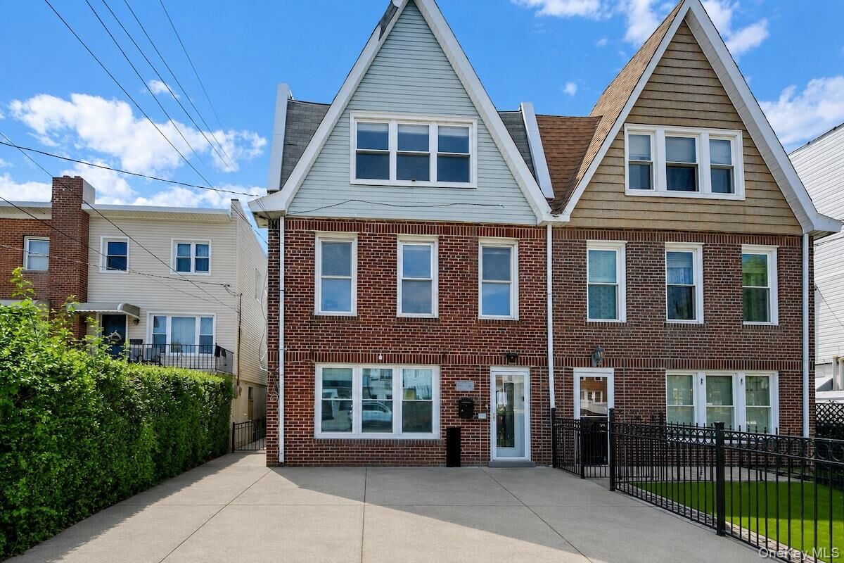 Property Photo: 227 Calhoun Avenue NY 10465