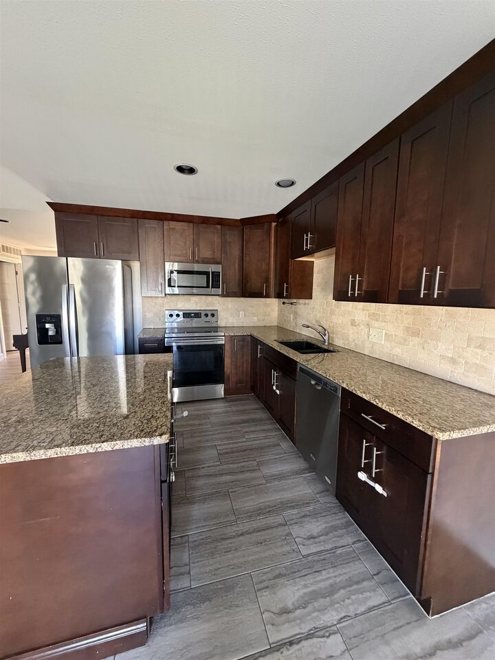 Property Photo: 2108 Iron Eagle Ct NE 69101