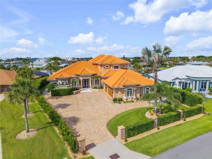 Property Photo: 417 Quay Assisi FL 32169